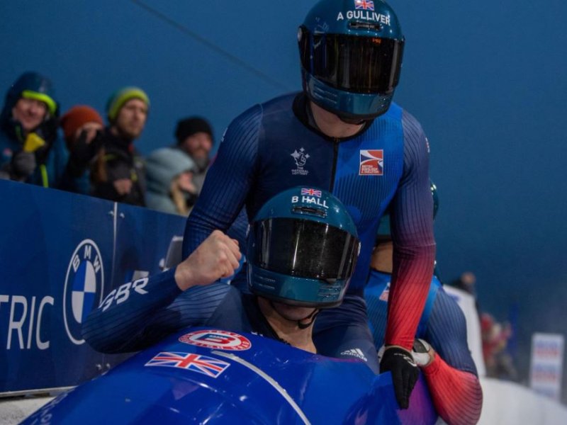 Скандал в Великобритании: талантливого пилота не включили в олимпийскую команду