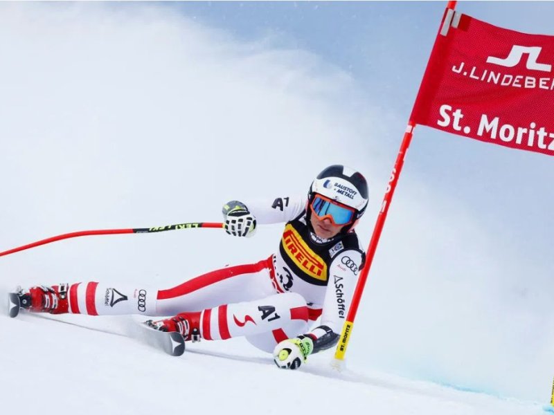 На престижном Турне четырёх трамплинов сезона 2025/26 словенец Домен Превц вновь победил на этапе в Гармиш-Партенкирхене, подтвердив, что находится в исключительной форме перед Олимпийскими играми-2026. Его серия побед — это не только уверенное лидер