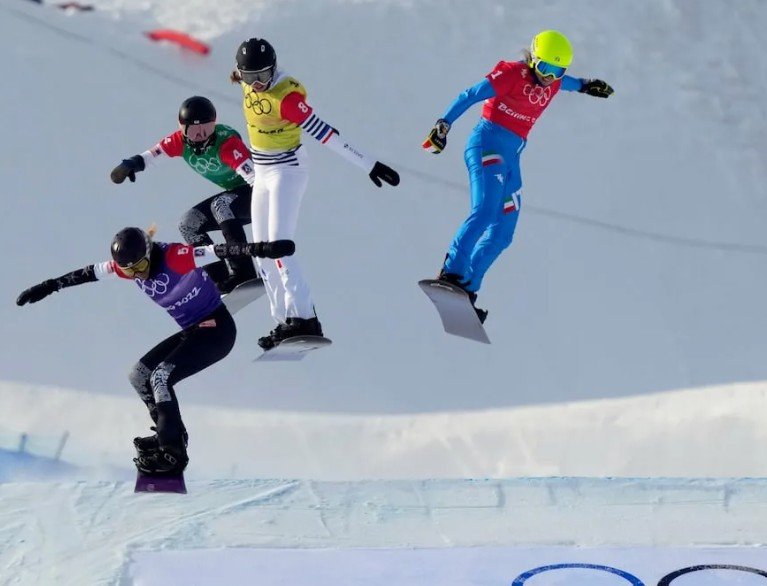 Сломанная доска — сломанные мечты: сноубордистка не прошла квалификацию